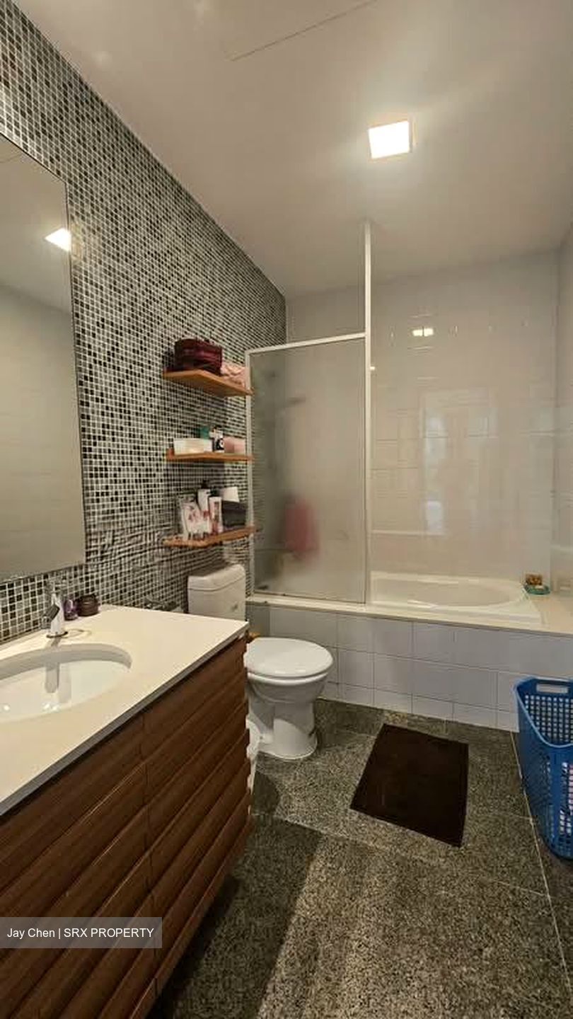 Upper Serangoon Road (D19), Terrace #581876381